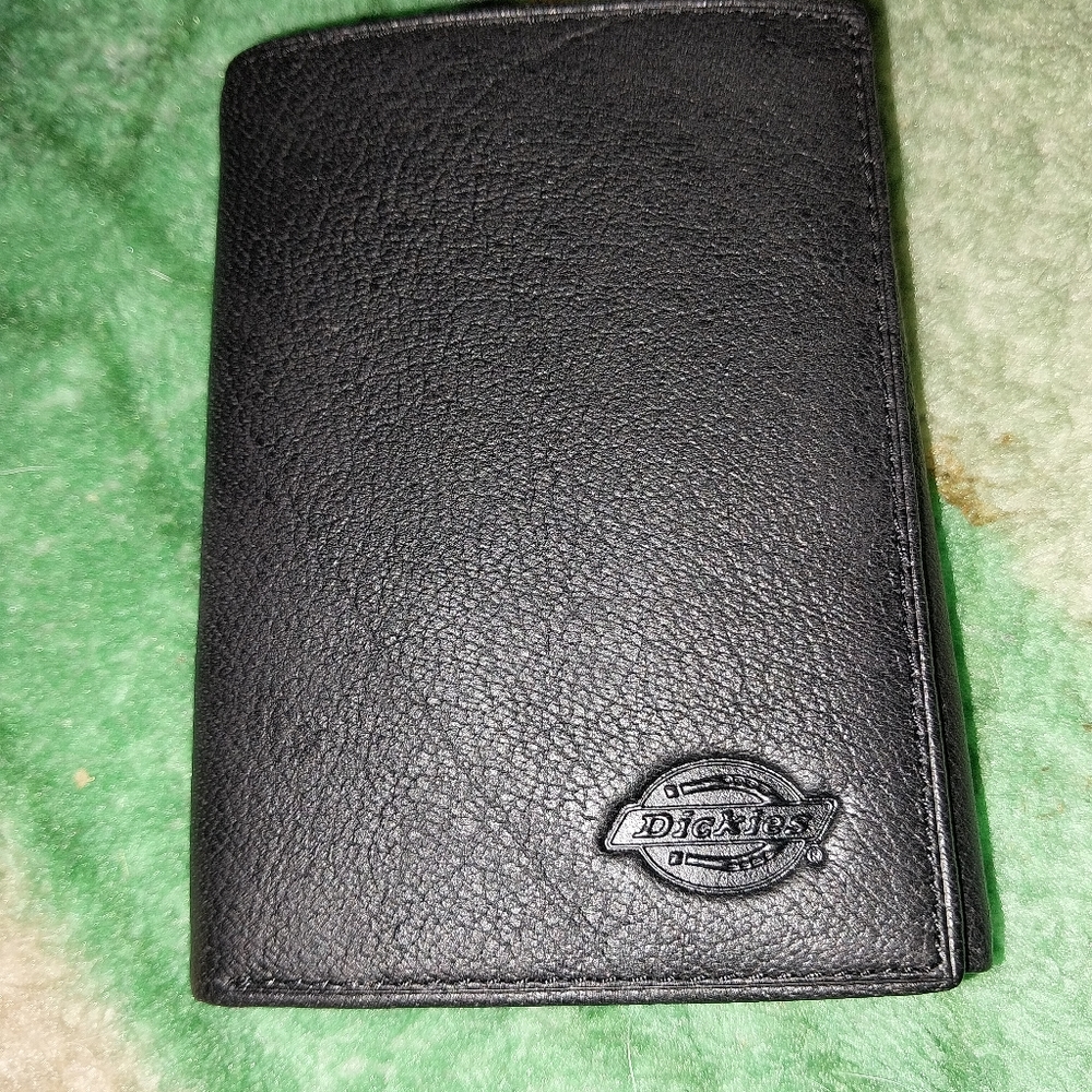 NWOT Tri-fold Dickies Black Leather Wallet